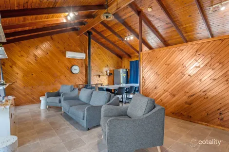 Property photo of 16 Gilbride Street Greenmount QLD 4359