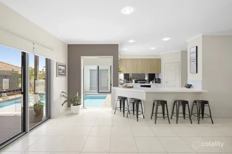 Property photo of 35 Hillview Crescent Little Mountain QLD 4551