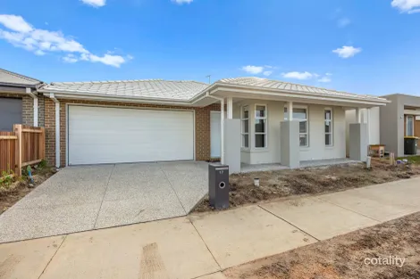 17 Baillieston Rd, Clyde North, VIC 3978