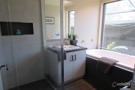 Property photo of 7 Lorikeet Avenue Epsom VIC 3551