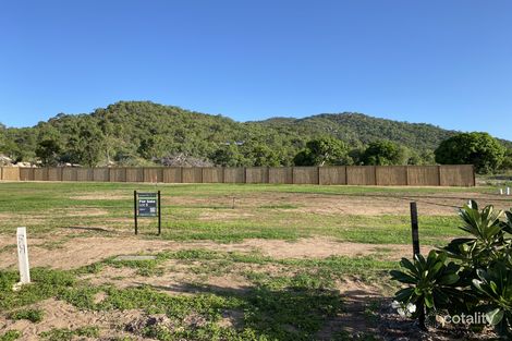 126 Gifford St, Horseshoe Bay, QLD 4819