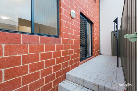 Property photo of 28/10 Whitlock Road Queens Park WA 6107