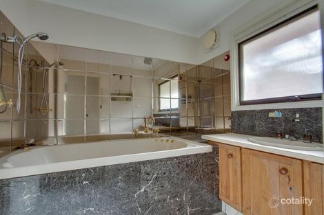 Property photo of 4 Stringybark Road Cockatoo VIC 3781