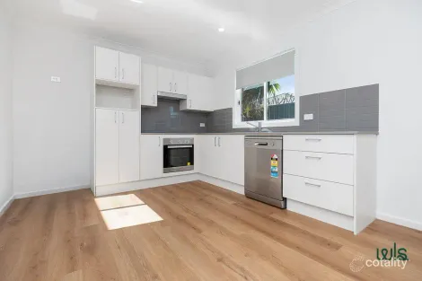 Property photo of 39 Seaside Boulevard Fern Bay NSW 2295