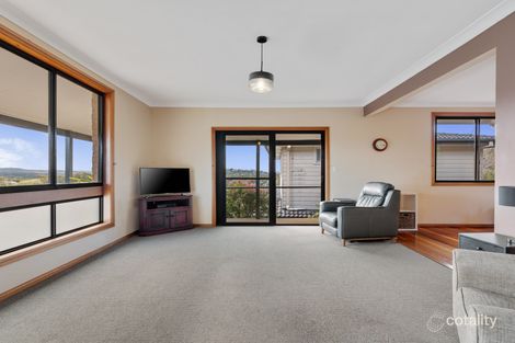 Property photo of 14 Yakaloo Crescent Forresters Beach NSW 2260