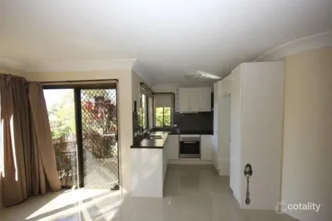Property photo of 1/4 Broad Street Labrador QLD 4215