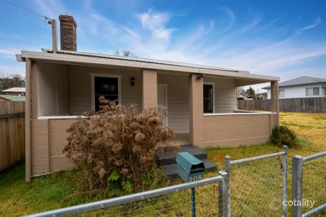 Property photo of 205 Kennedy Street Armidale NSW 2350