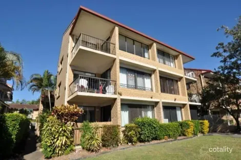 Property photo of 1/4 Broad Street Labrador QLD 4215