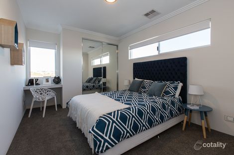 Property photo of 11 Midsummer Avenue Jindalee WA 6036