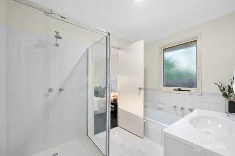 Property photo of 2 Ferraro Close Epping VIC 3076