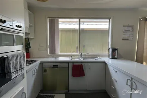 Property photo of 38 Hotham Crescent Hoppers Crossing VIC 3029