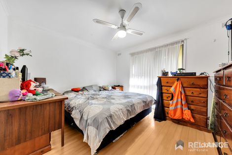 Property photo of 2 Rosapenna Close Sunbury VIC 3429