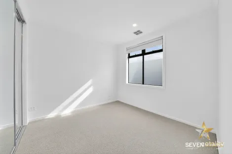 Property photo of 23 Fascination Circuit Aintree VIC 3336