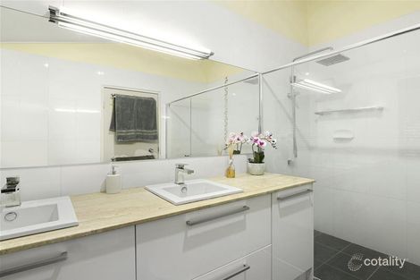 Property photo of 31 Whitsunday Drive Currumbin Waters QLD 4223