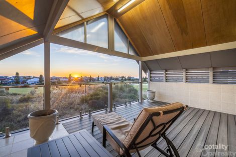 Property photo of 33 Broulee Lane Secret Harbour WA 6173