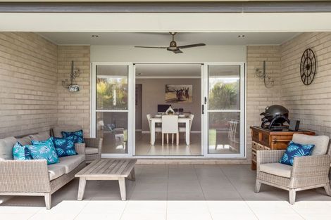 Property photo of 15 Lois Place Redland Bay QLD 4165