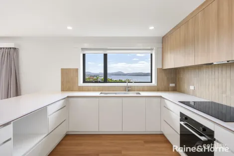 Property photo of 2/13 Cedar Court Sandy Bay TAS 7005