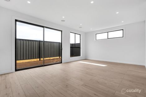 Property photo of 5 Ovata Grove Donnybrook VIC 3064