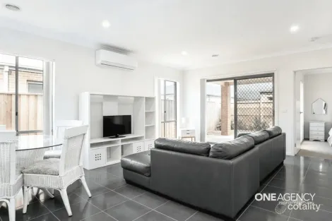 Property photo of 19 Saltmarsh Crescent Point Cook VIC 3030