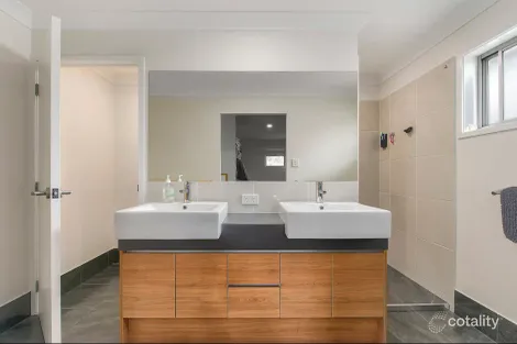 Property photo of 34 Willmington Street Wooloowin QLD 4030