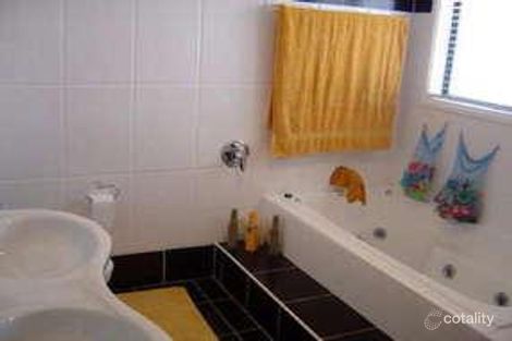 Property photo of 5 Amiens Close Bossley Park NSW 2176