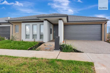 9 Cranberry Cres, Thornhill Park, VIC 3335