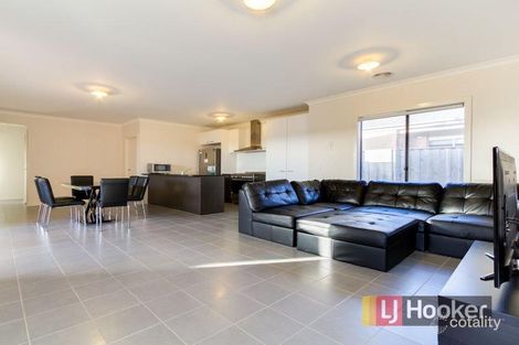 Property photo of 63 Westwood Boulevard Keysborough VIC 3173