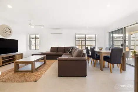 Property photo of 13 Chambers Ridge Boulevard Park Ridge QLD 4125