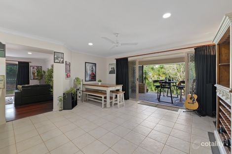 Property photo of 10 Thomas Place Upper Kedron QLD 4055