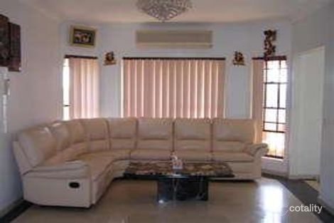 Property photo of 6 Sandown Close St Johns Park NSW 2176
