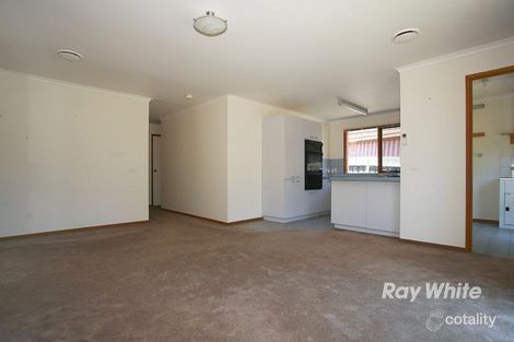 Property photo of 3 Walnut Court Cranbourne North VIC 3977