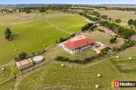 Property photo of 3841 Romsey Road Darraweit Guim VIC 3756