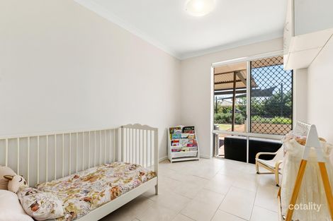 Property photo of 8 Nissen Place Swan View WA 6056