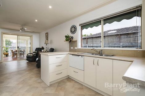 Property photo of 2/8 Myers Avenue Glen Waverley VIC 3150