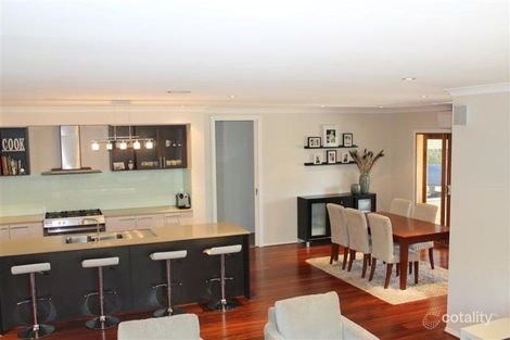 Property photo of 17 Pearce Court Gisborne VIC 3437