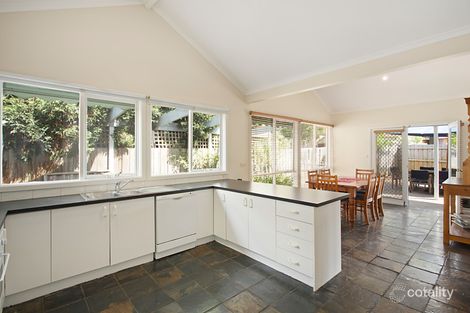 Property photo of 2 Rosstrevor Crescent Mitcham VIC 3132