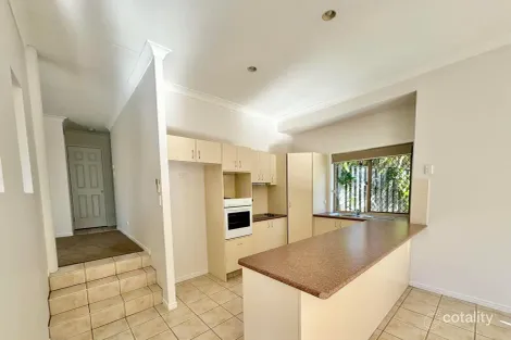 Property photo of 26 Manra Way Pacific Pines QLD 4211