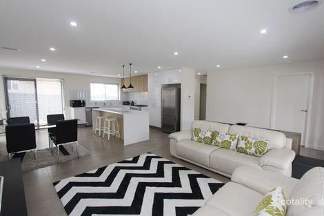 Property photo of 2/73 Mewburn Drive Goulburn NSW 2580