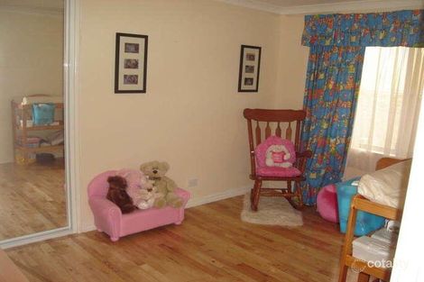 Property photo of 16 Mortlock Close Jane Brook WA 6056