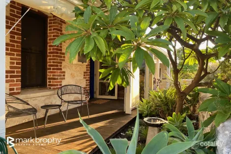 13 Douglas St, Fremantle, WA 6160