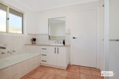 Property photo of 21 Birdie Street West Wodonga VIC 3690