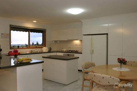 Property photo of 12 Andval Court Berwick VIC 3806