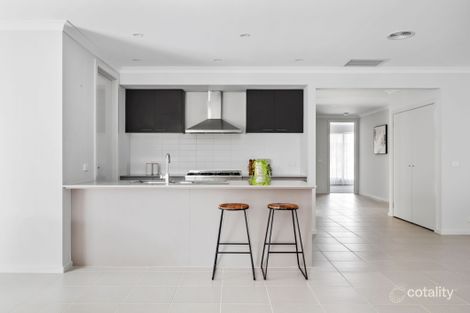 Property photo of 21 Graphite Crescent Wollert VIC 3750