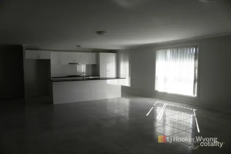 Property photo of 31 Voyager Street Wadalba NSW 2259