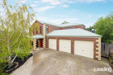 Property photo of 9 James Close Sunbury VIC 3429