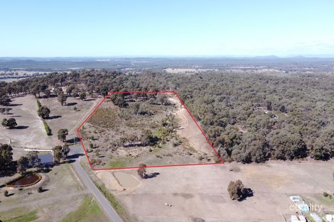 40 Hamilton Ct, Heathcote, VIC 3523