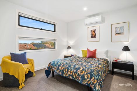 Property photo of 2/98 Tanti Avenue Mornington VIC 3931