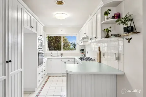 Property photo of 10 Broughton Drive Highton VIC 3216