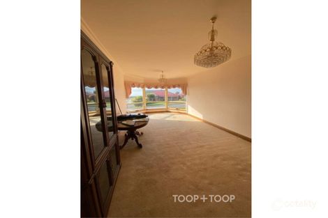 Property photo of 22 Kanowna Street Hallett Cove SA 5158