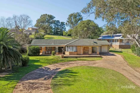 Property photo of 32 Willoughby Circuit Grasmere NSW 2570